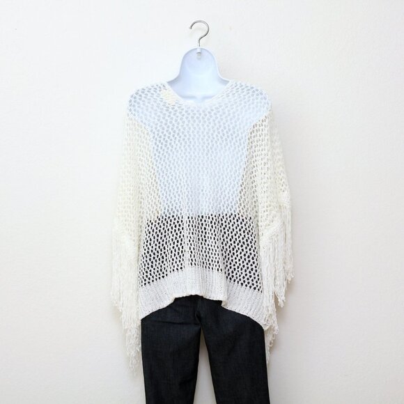 Dreamers by Debut Open Knit Fringe V Neck Poncho White Women Size S/M - Picture 3 of 9